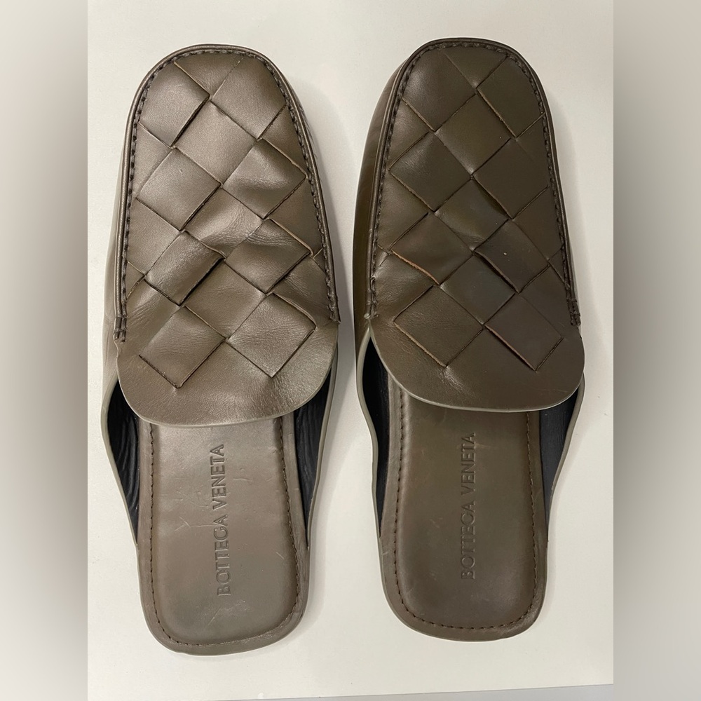 Bottega Veneta Mens Intrecciato Leather Slides
